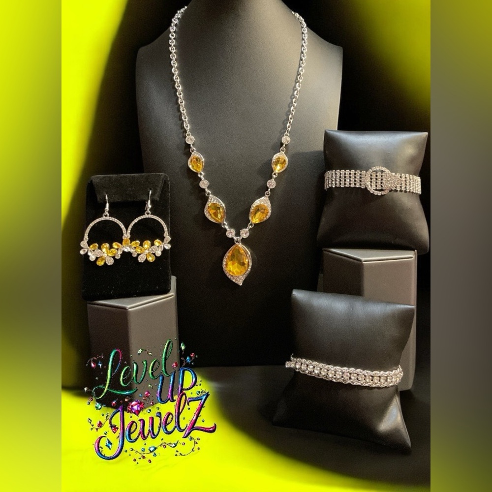 Elegant Silver and Yellow Jewelry Set